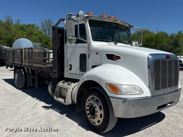 Image of Peterbilt 337 equipment image 2