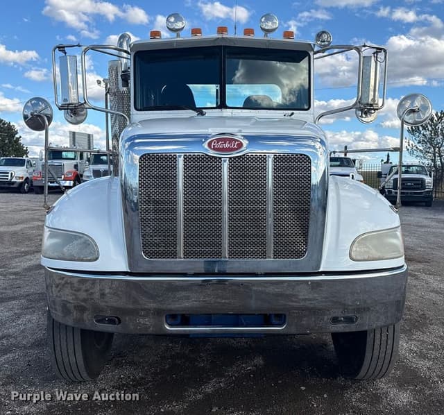 Image of Peterbilt 337 equipment image 1