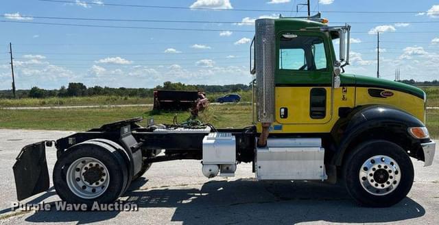 Image of Peterbilt 337 equipment image 3