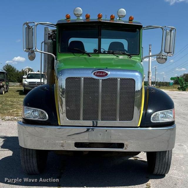 Image of Peterbilt 337 equipment image 1