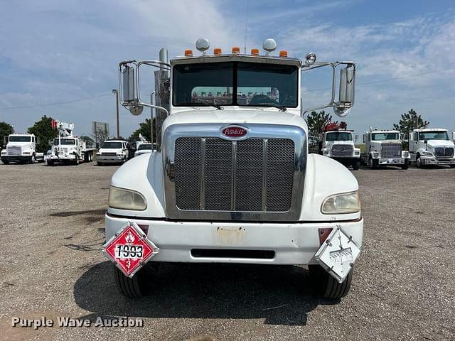 Image of Peterbilt 337 equipment image 1