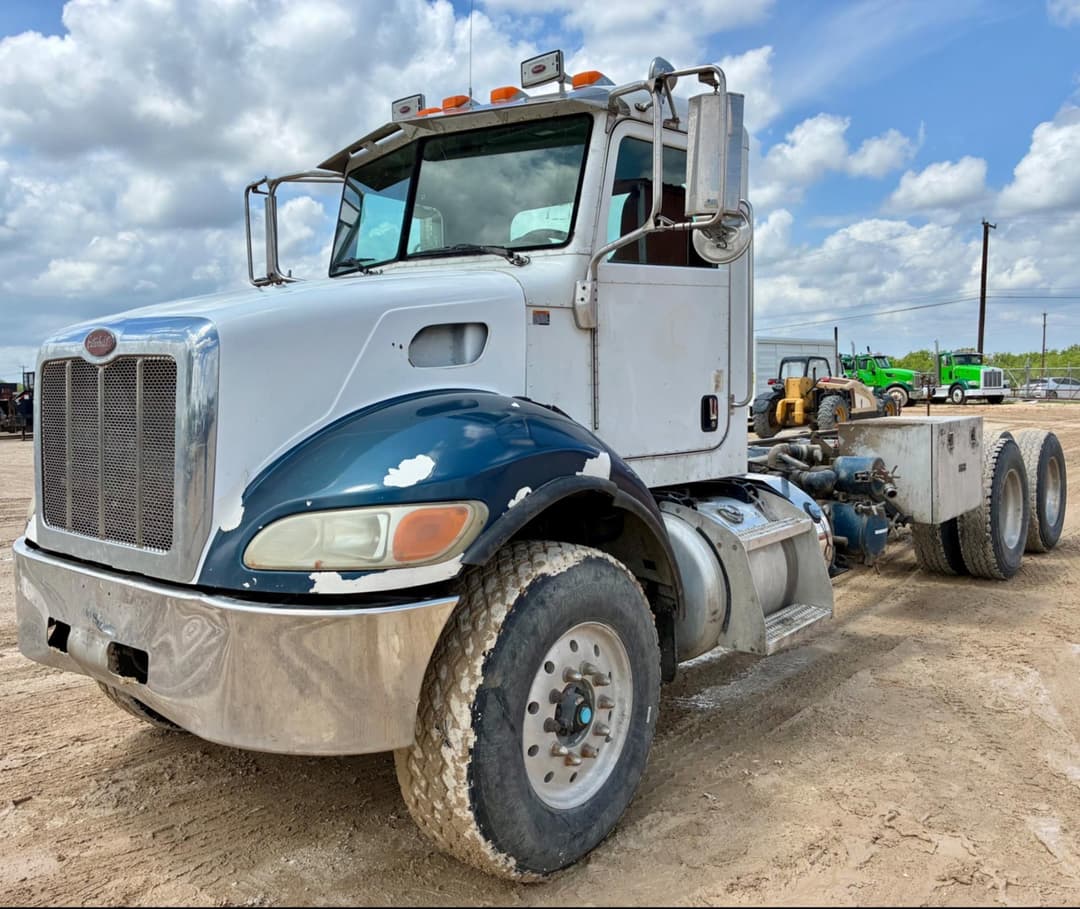 Image of Peterbilt 348 Primary image