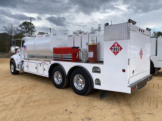 Image of Peterbilt 348 equipment image 1