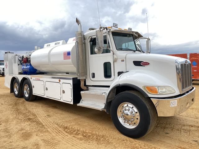 Image of Peterbilt 348 equipment image 3