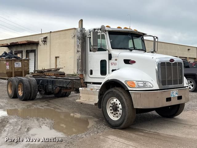 Image of Peterbilt 348 equipment image 2