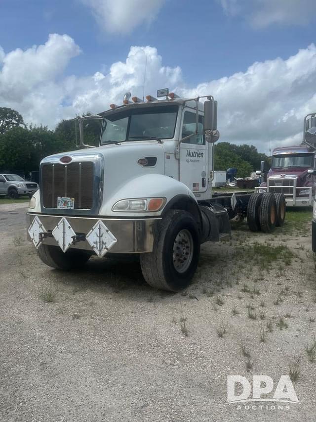 Image of Peterbilt 348 equipment image 1