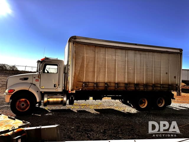 Image of Peterbilt 348 equipment image 2