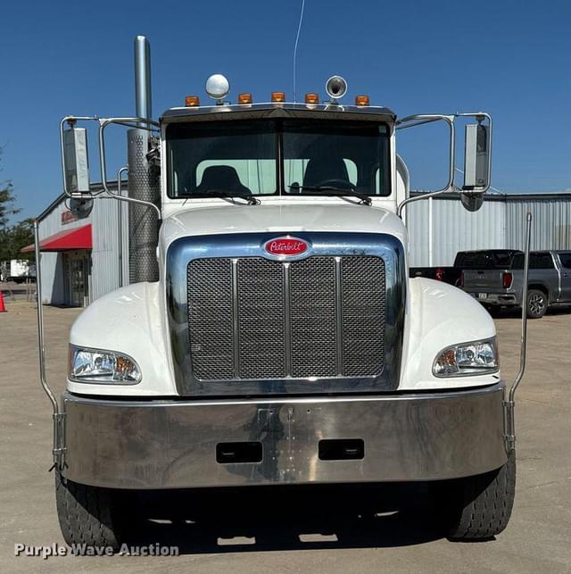 Image of Peterbilt 348 equipment image 1