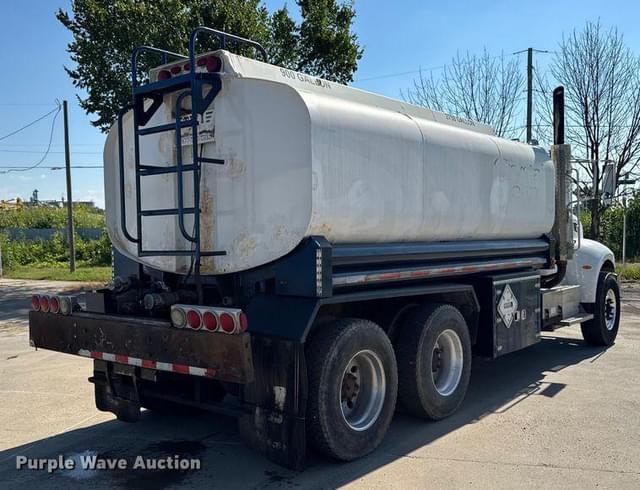 Image of Peterbilt 348 equipment image 4
