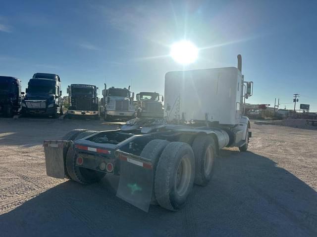 Image of Peterbilt 365 equipment image 1