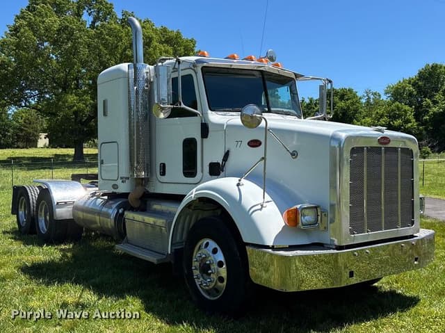 Image of Peterbilt 365 equipment image 2