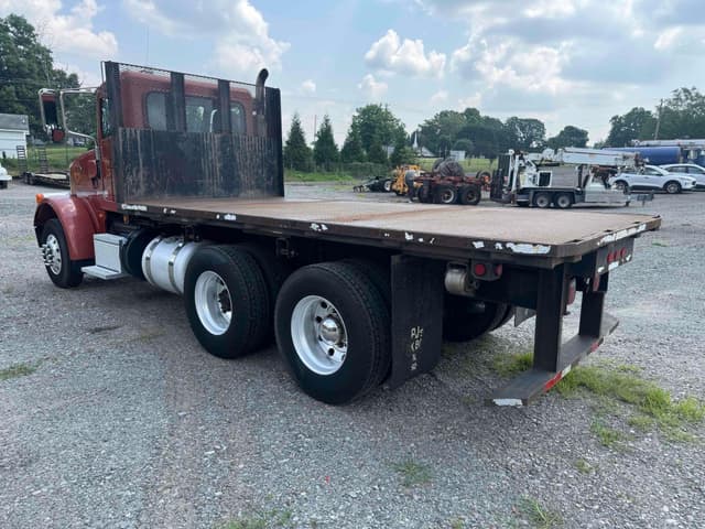 Image of Peterbilt 365 equipment image 2