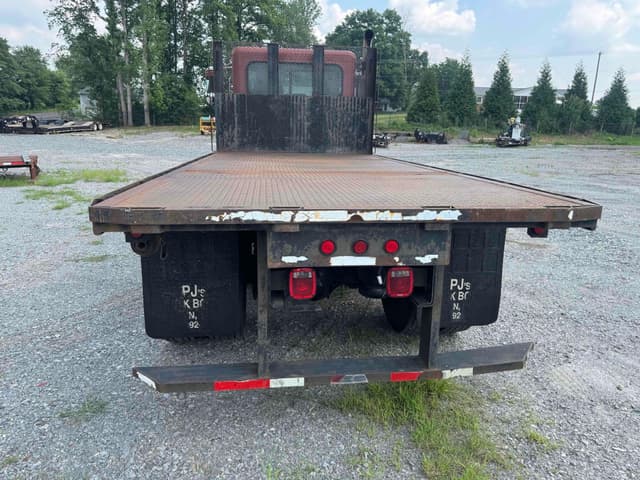 Image of Peterbilt 365 equipment image 3
