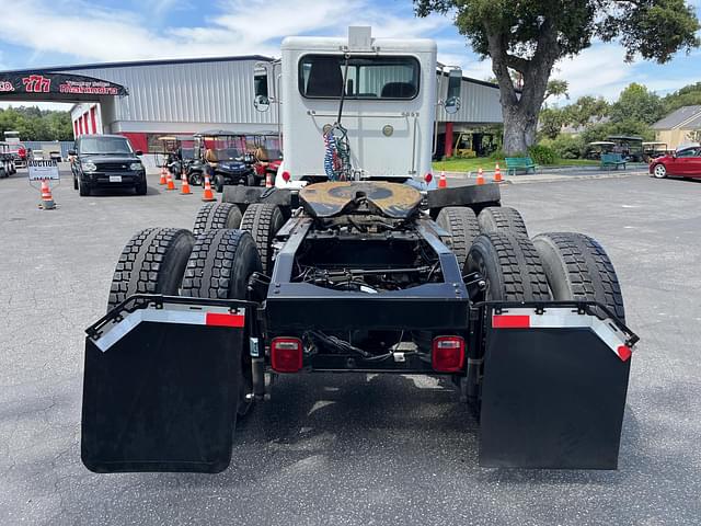 Image of Peterbilt 367 equipment image 4