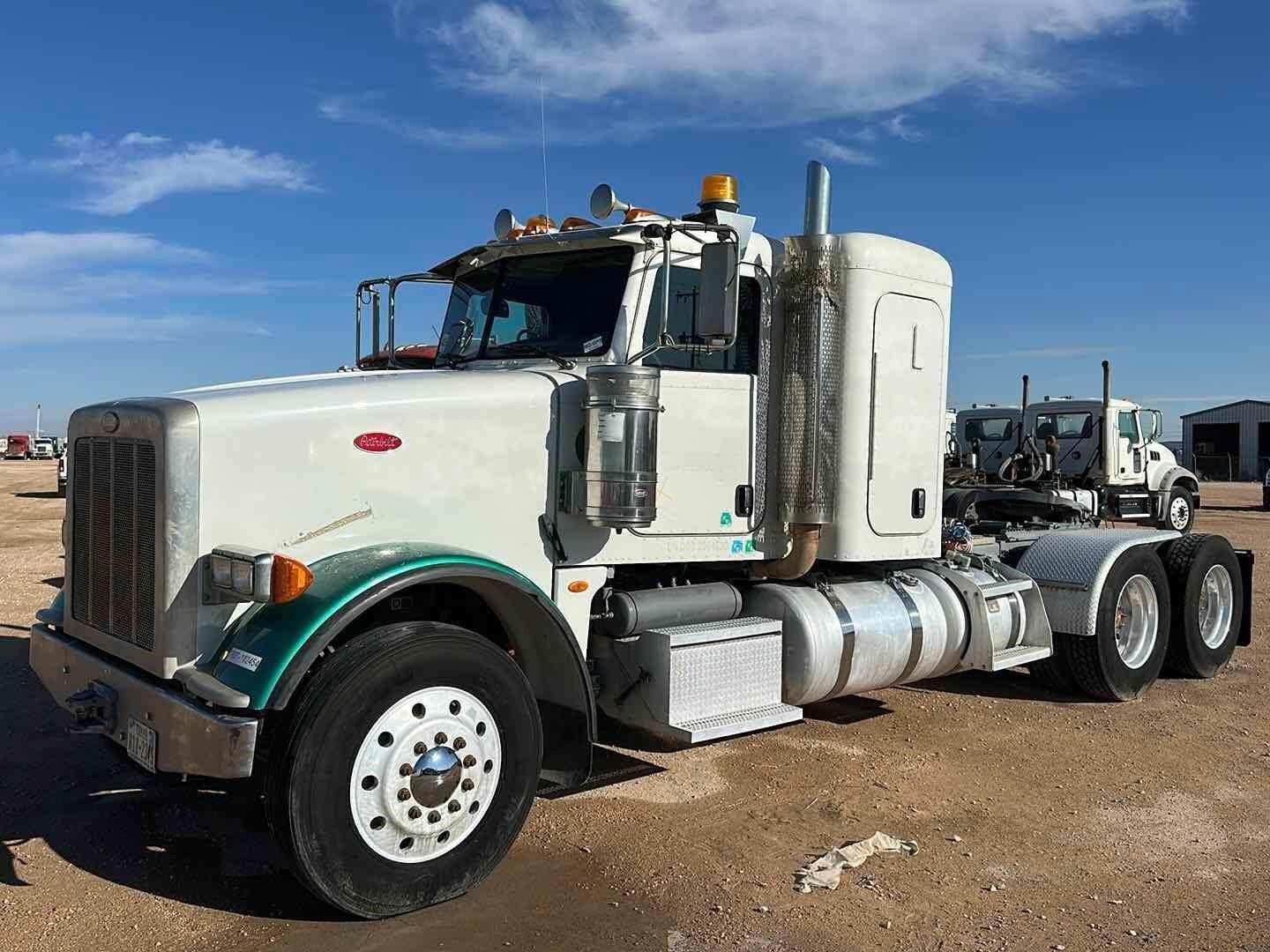 2012 Peterbilt 367 Equipment Image0