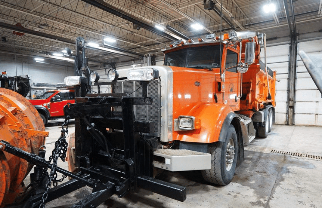 Image of Peterbilt 367 Primary image