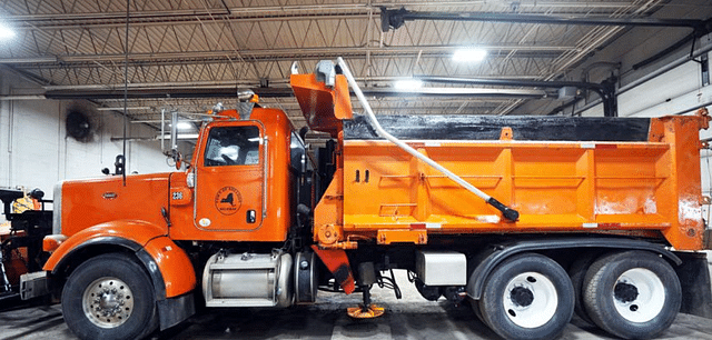 Image of Peterbilt 367 equipment image 2