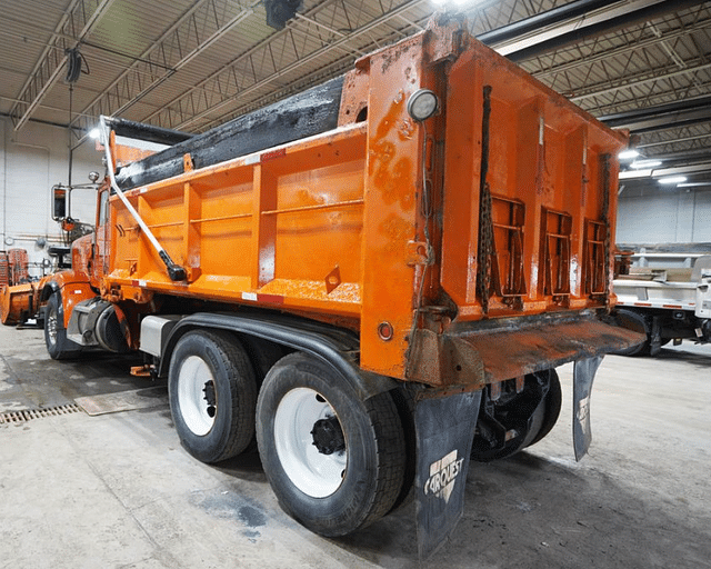 Image of Peterbilt 367 equipment image 3