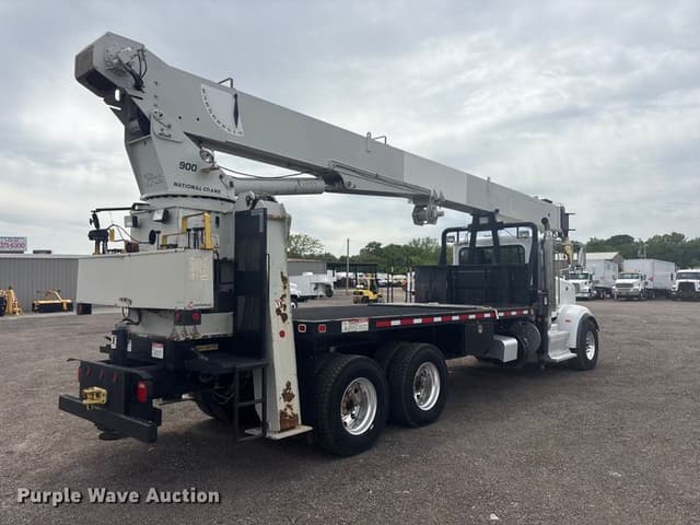 Image of Peterbilt 367 equipment image 4