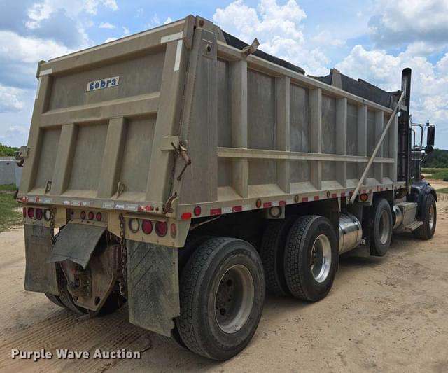 Image of Peterbilt 367 equipment image 4