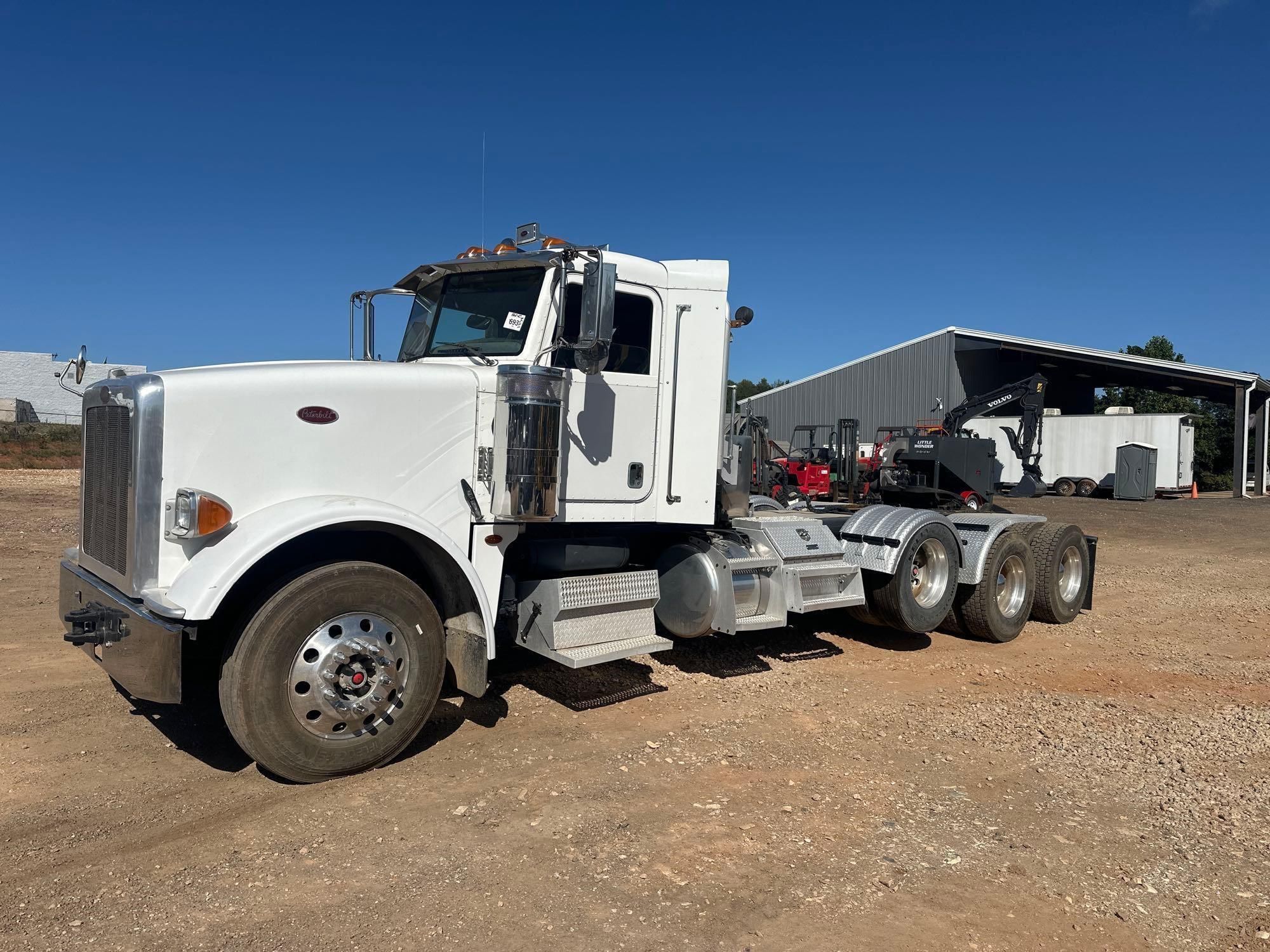 2012 Peterbilt 367 Equipment Image0
