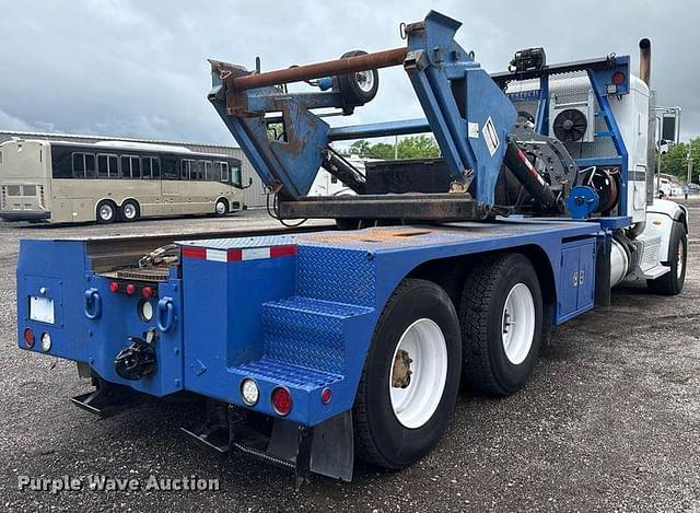 Image of Peterbilt 367 equipment image 4