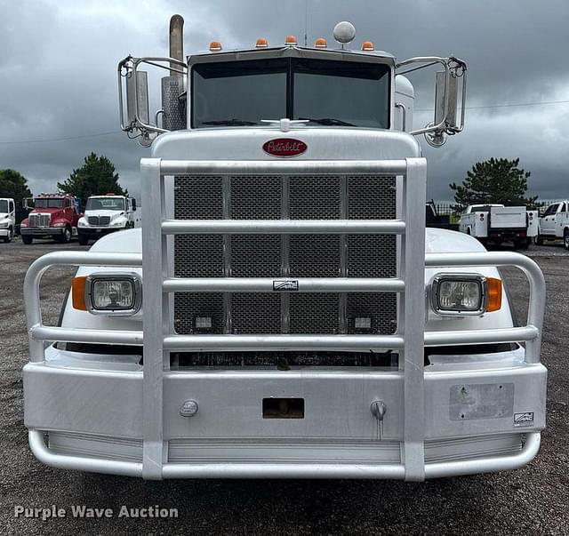 Image of Peterbilt 367 equipment image 1