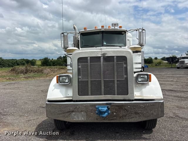 Image of Peterbilt 367 equipment image 1