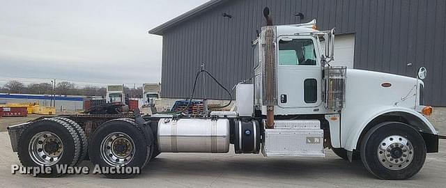 Image of Peterbilt 367 equipment image 3