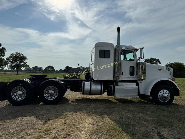 Image of Peterbilt 367 equipment image 1