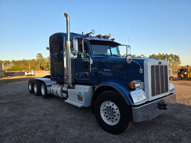 Image of Peterbilt 367 equipment image 2