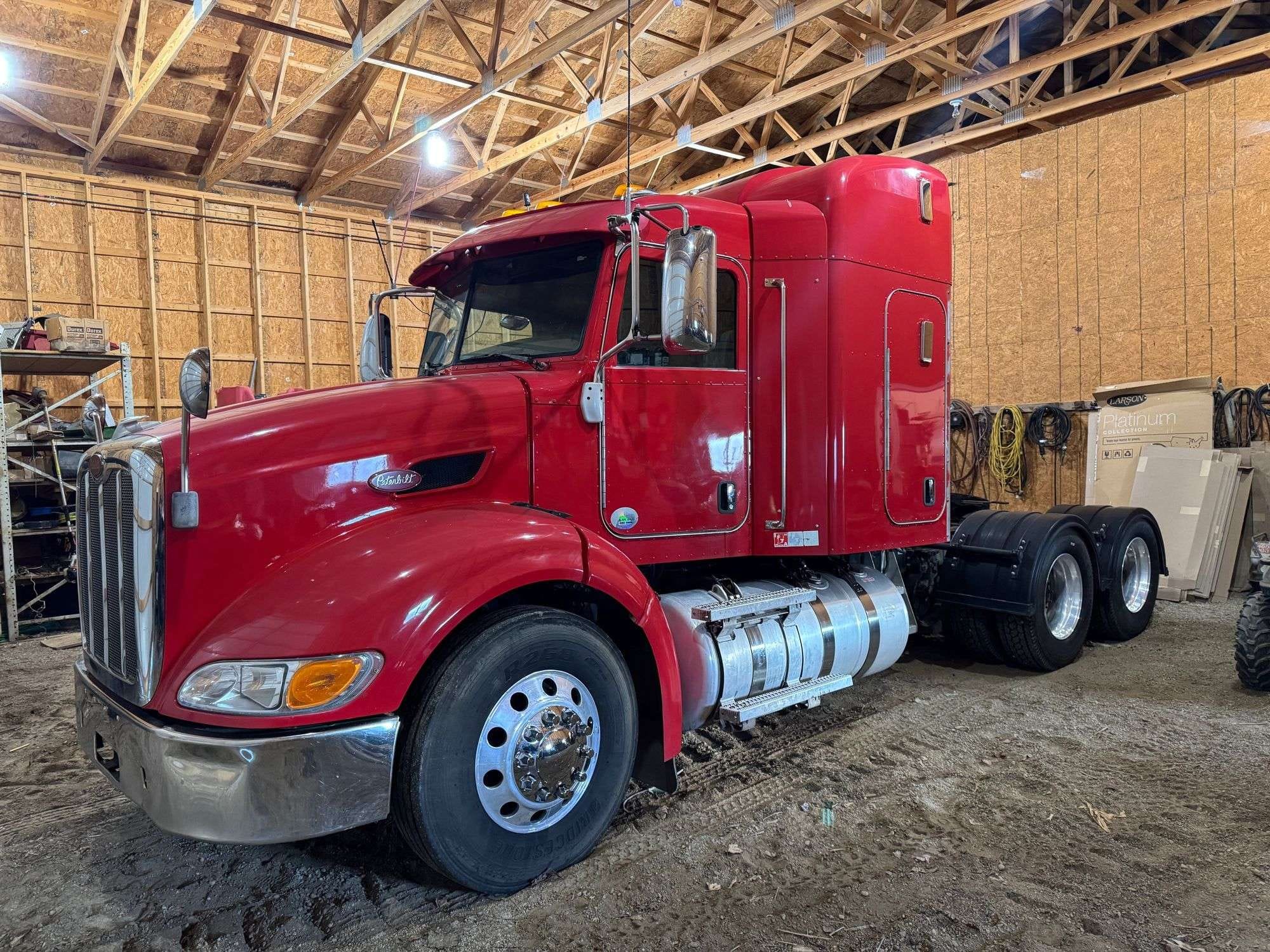 2012 Peterbilt 384 Equipment Image0