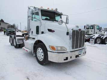 Main image Peterbilt 384