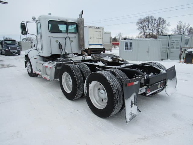 Image of Peterbilt 384 equipment image 2