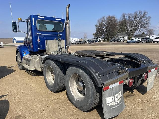Image of Peterbilt 384 equipment image 1