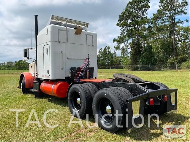 Image of Peterbilt 384 equipment image 2