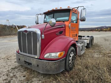 Main image Peterbilt 384