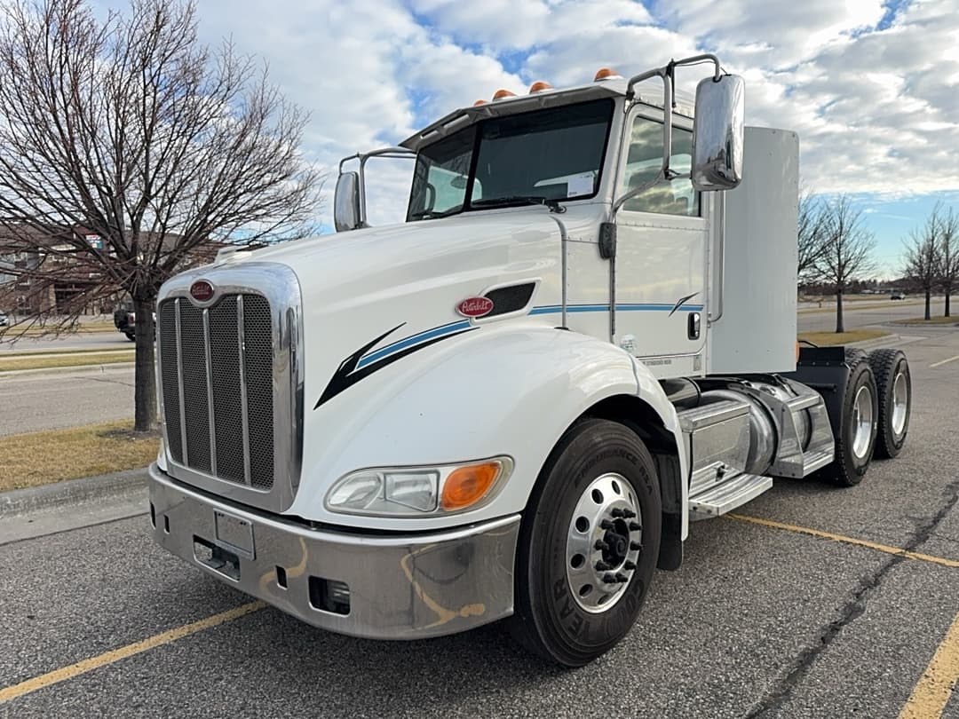 Image of Peterbilt 384 Primary image
