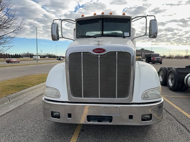 Image of Peterbilt 384 equipment image 1
