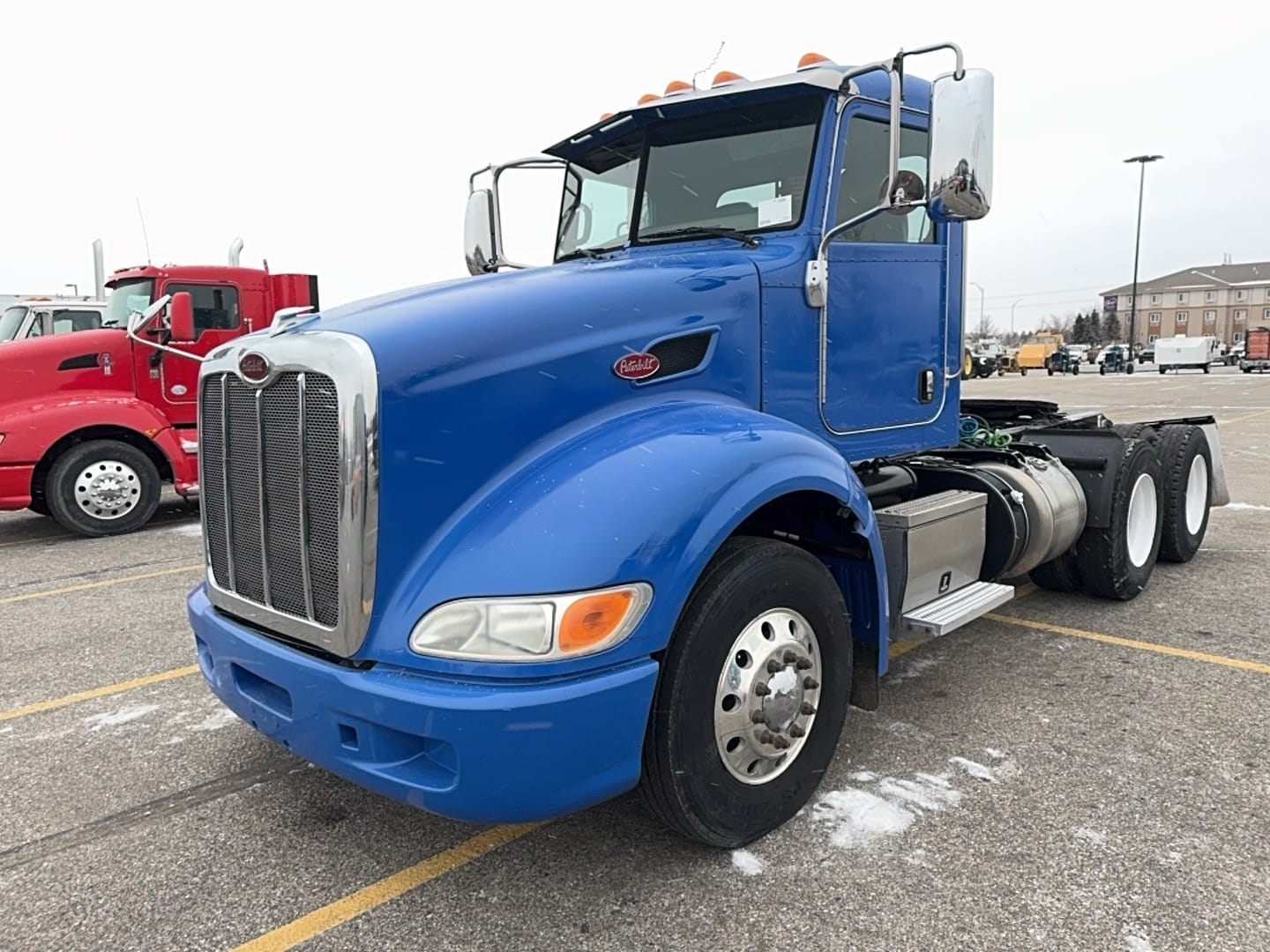 2012 Peterbilt 384 Equipment Image0