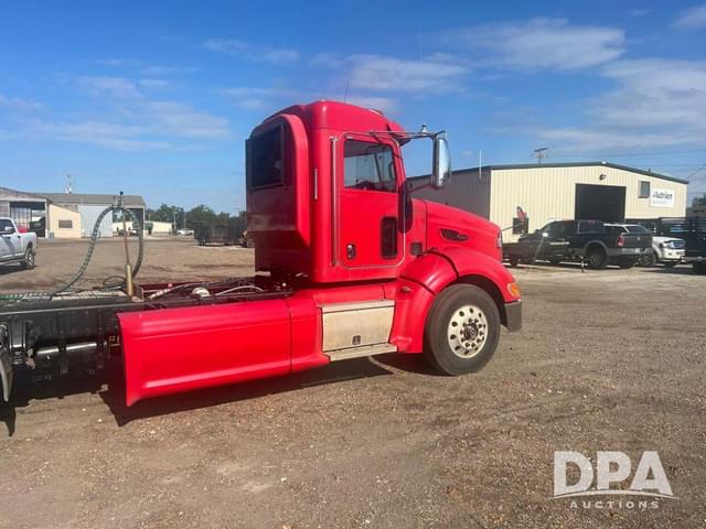 Image of Peterbilt 384 equipment image 1