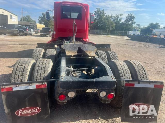 Image of Peterbilt 384 equipment image 3