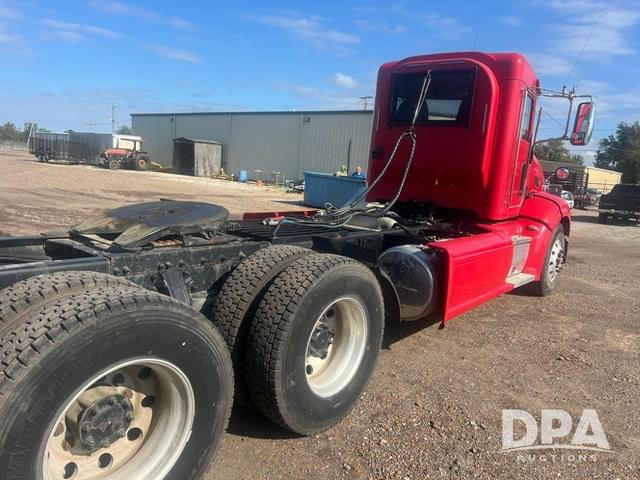Image of Peterbilt 384 equipment image 2