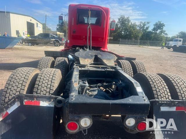 Image of Peterbilt 384 equipment image 3