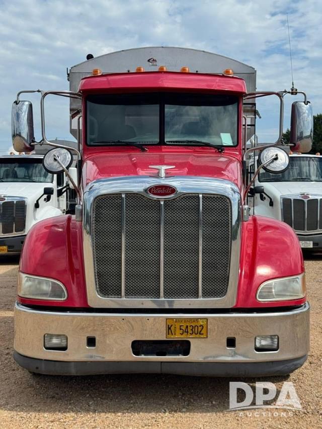 Image of Peterbilt 384 equipment image 2