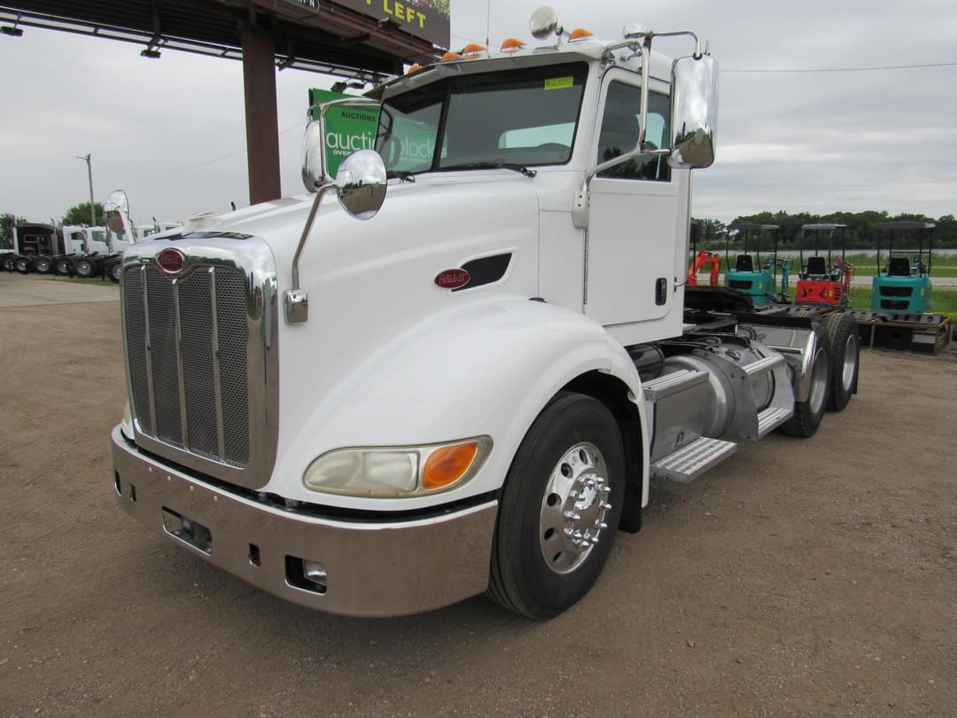 Image of Peterbilt 384 Primary Image