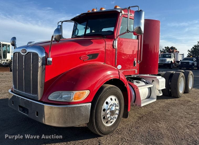 2012 Peterbilt 384 Equipment Image0