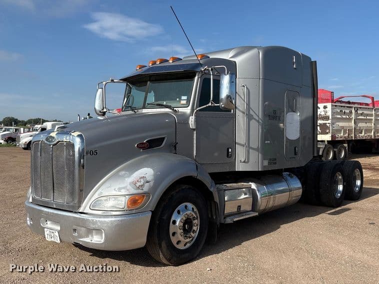 Image of Peterbilt 384 Primary image