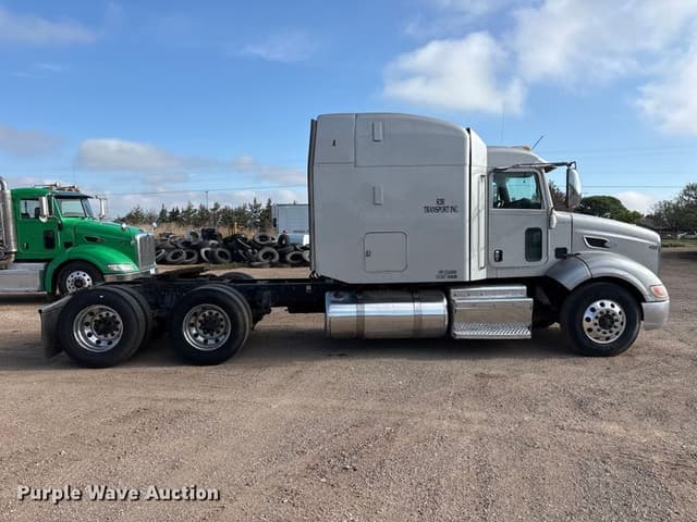 Image of Peterbilt 384 equipment image 3