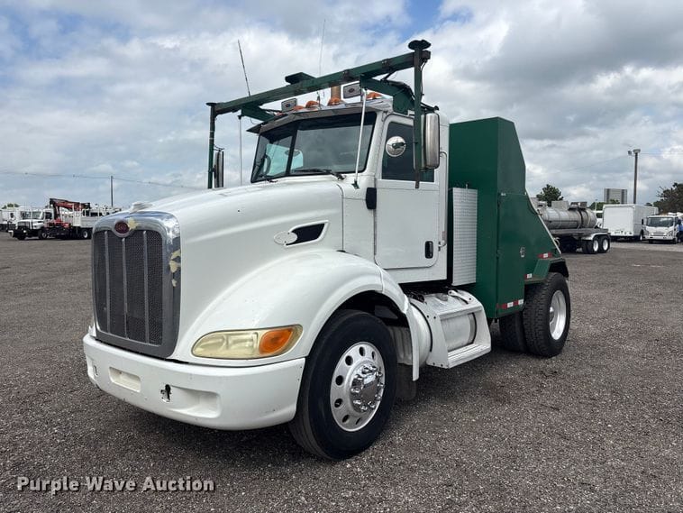 2012 Peterbilt 384 Equipment Image0